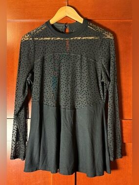 torrid Black Star Mesh Ponte Peplum Top Size Large